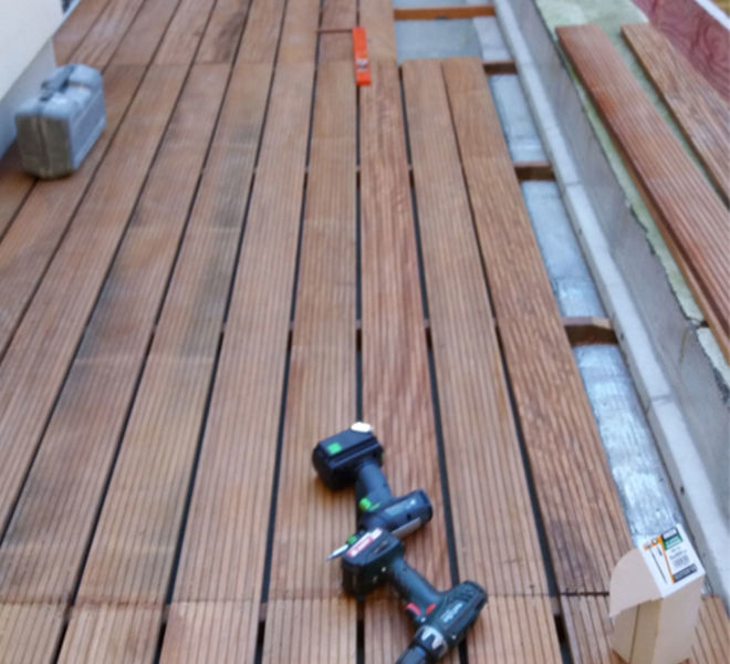 terrasse en bois outils marron